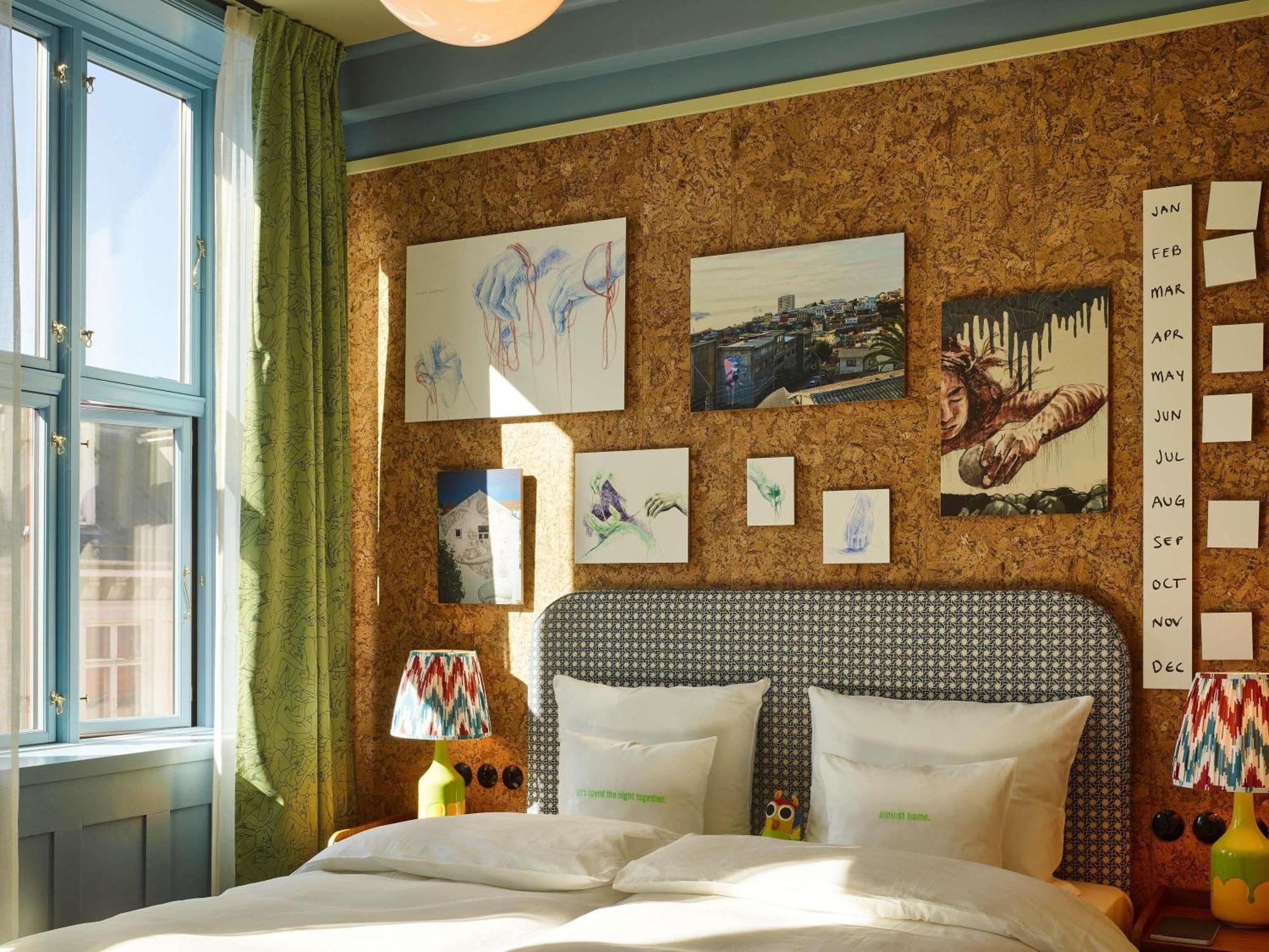 Medium Room