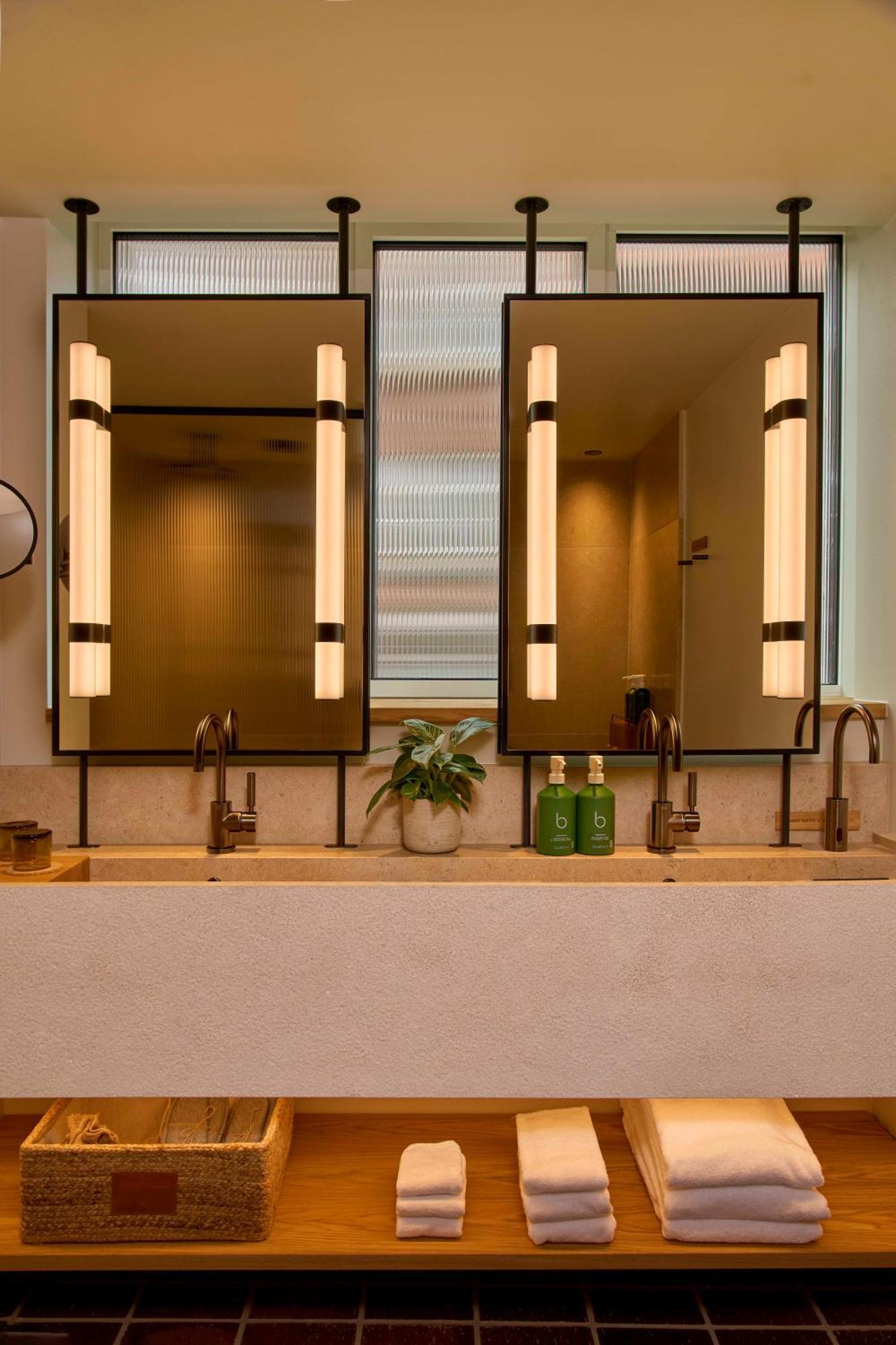 Hazel Terrace House - Suite met Balkon
